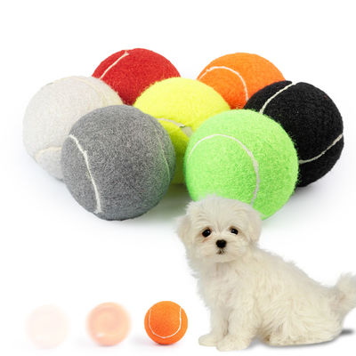 kaufen Schwarzgrauer unzerstörbarer Tennisball für Hunde 2,5 Zoll langlebiger Tennisball für Hunde Online-Herstellung