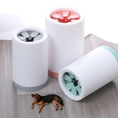 360-Grad-Hundepfotenreiniger-Tasse Weißes Silikon-Schlammvernichter für Hunde